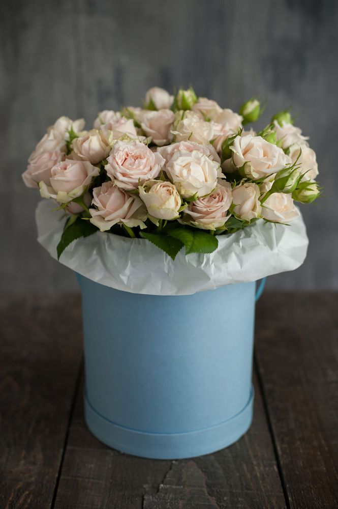 корпоративная коробка с розами для офиса в Севастополи