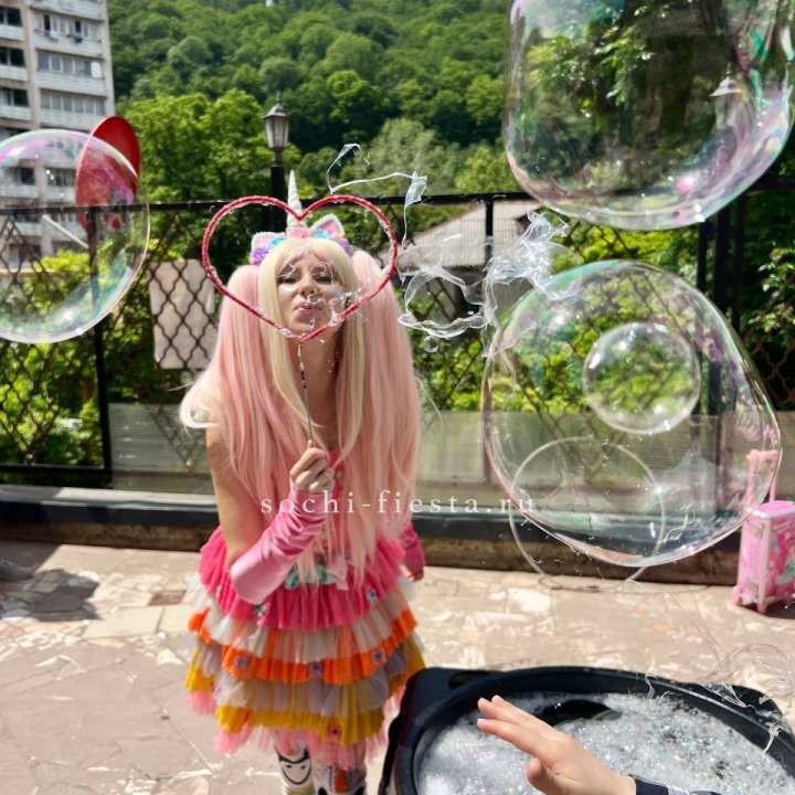 Шоу мыльных пузырей в Севастополи