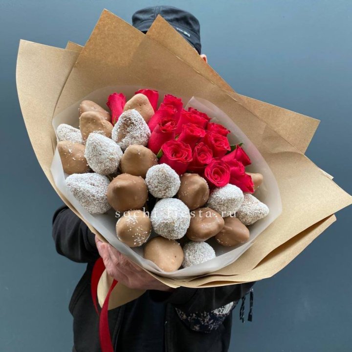 Розы и клубника в шоколаде Мерси в Севастополи