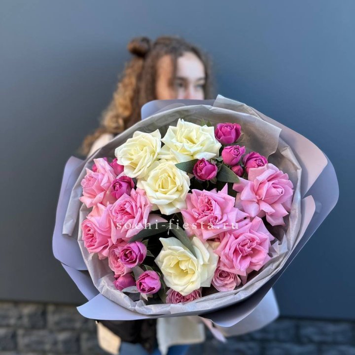 Букет французских и пионовидных роз в Севастополи