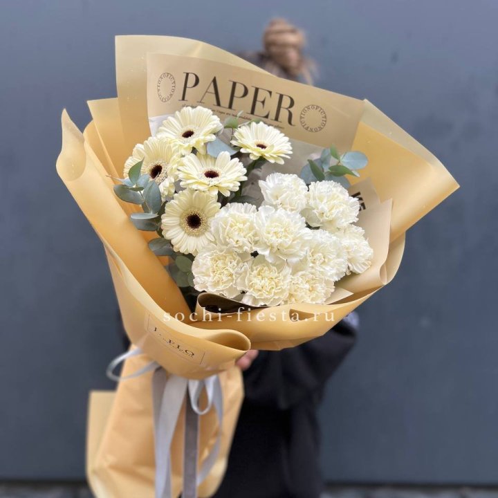  Букет с диантусами и герберами в Севастополи