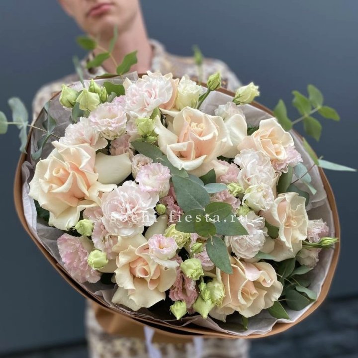  Букет кремовых роз "Мокко" в Севастополи