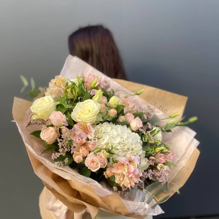 Дизайнерский букет №1 в Севастополи