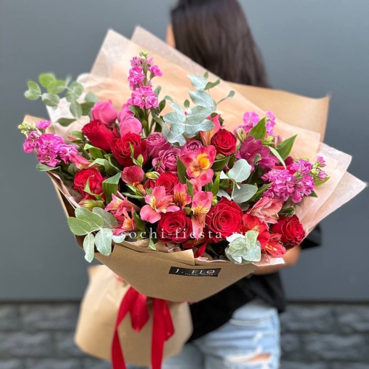 Дизайнерский букет №3 в Севастополи