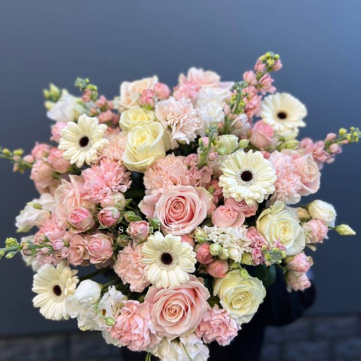 Авторский букет "Нежный" в Севастополи