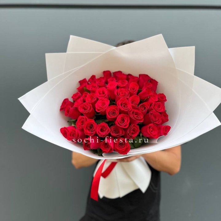 51  красная роза в Севастополи