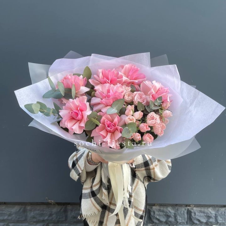 Букет французских и пионовидных роз  в Севастополи