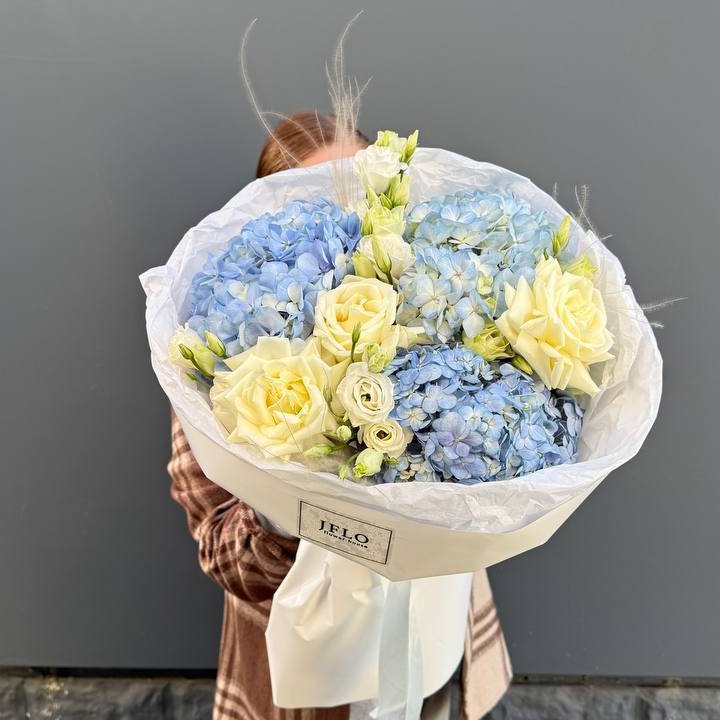 Букет "Глубина глаз" в Севастополи