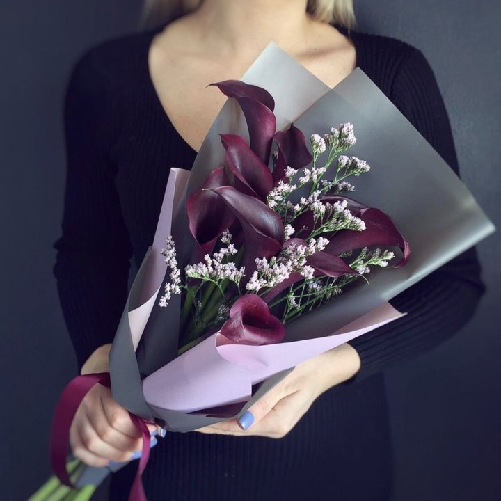 Букет фиолетовых калл в Севастополи