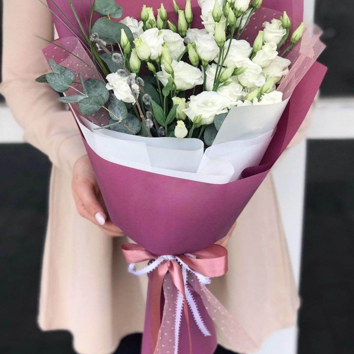 Эустомы с эвкалиптом в Севастополи