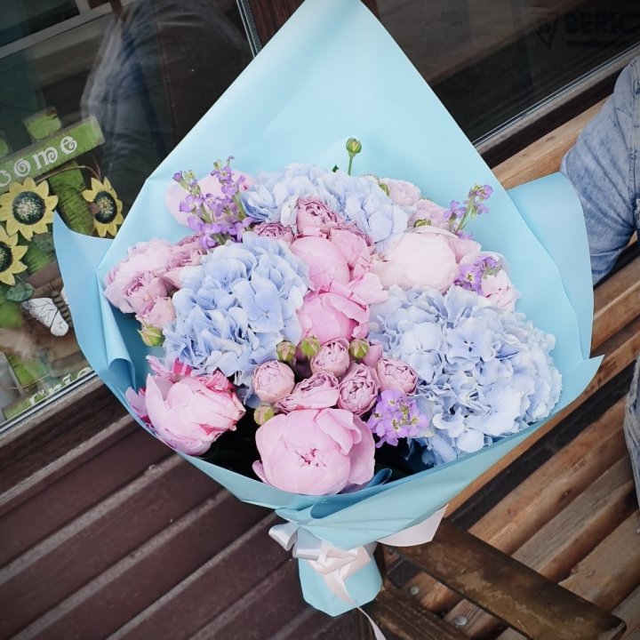 Букет с гортензиями "Блубери" в Севастополи