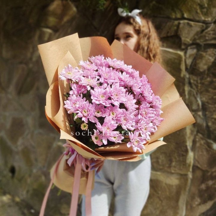 Букет хризантем в крафте в Севастополи