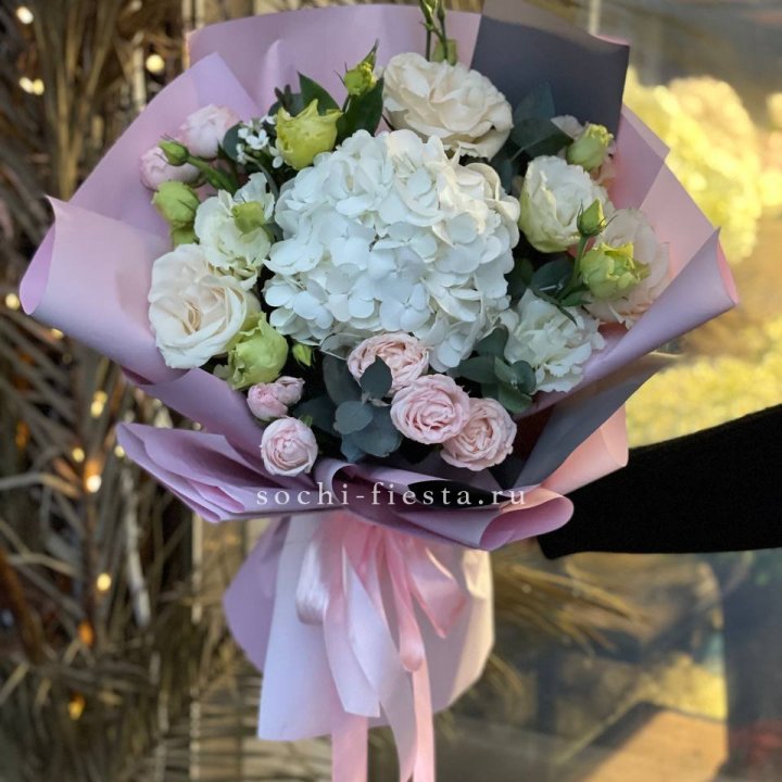 Букет с гортензией №3 в Севастополи