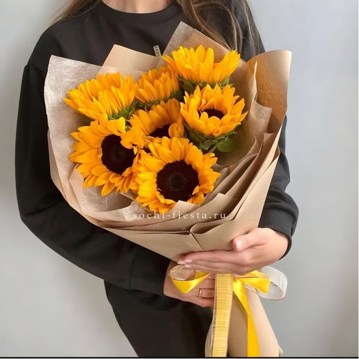 Букет из подсолнухов в Севастополи