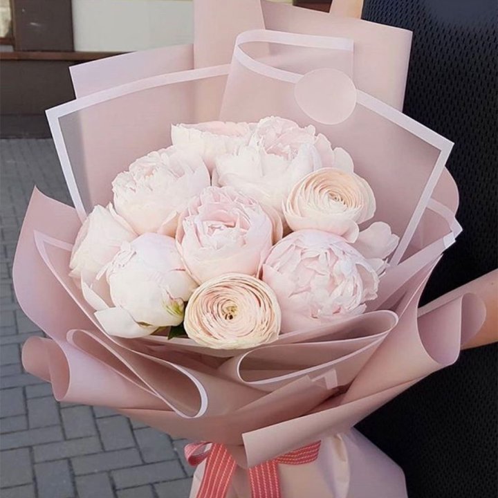 Пионы и ранункулюсы в Севастополи