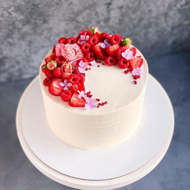 Торт "Малина" в Севастополи