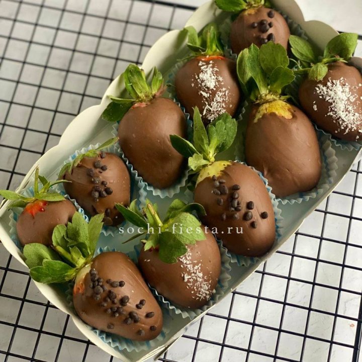 Клубника в шоколаде 10 ягод в Севастополи