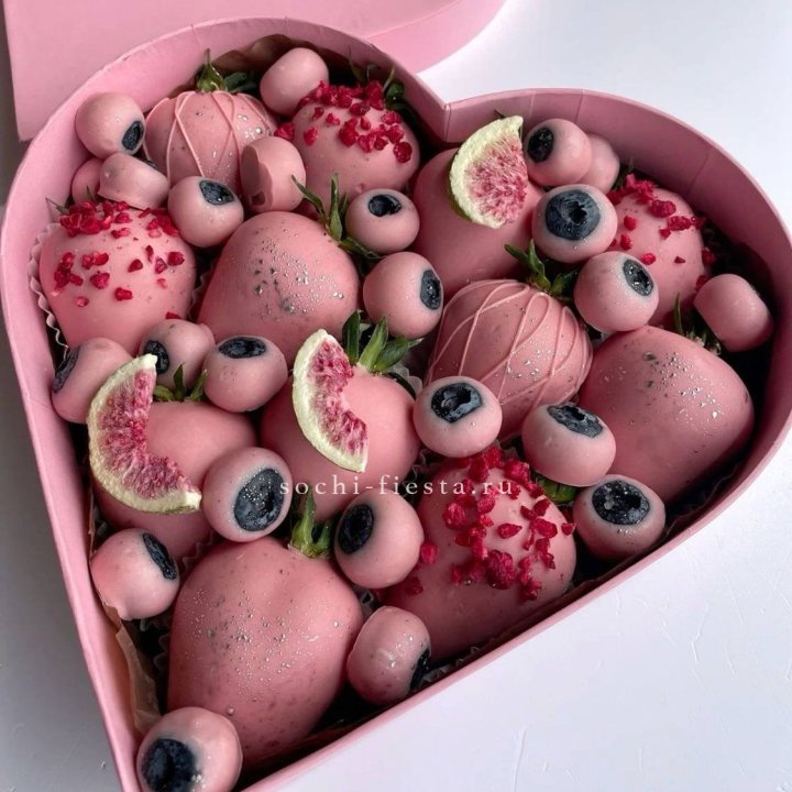 Клубника в шоколаде Сердце в Севастополи