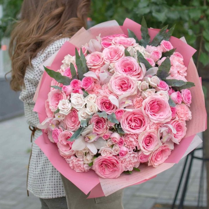 Дизайнерский букет "Барби" в Севастополи