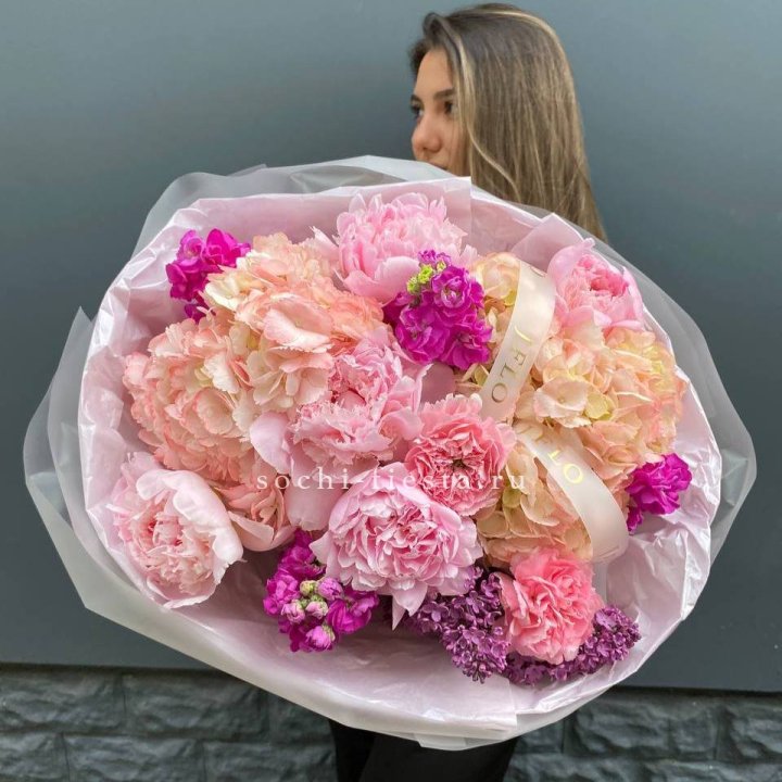  Букет "Фловер пионс" в Севастополи