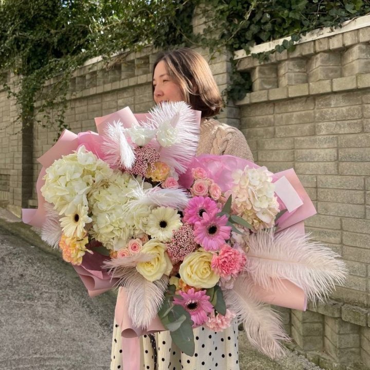 Дизайнерский букет "Валенсия" в Севастополи