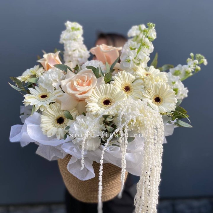 Цветы в джутовом кашпо "Валери" в Севастополи