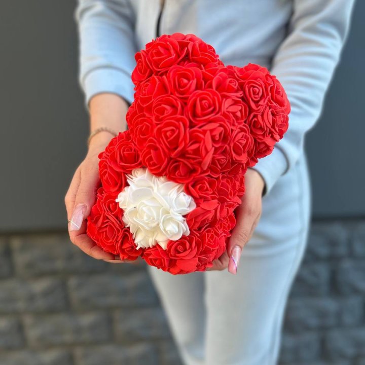 Медведь с белым сердцем в Севастополи