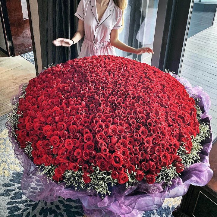 1001 роза в Севастополи