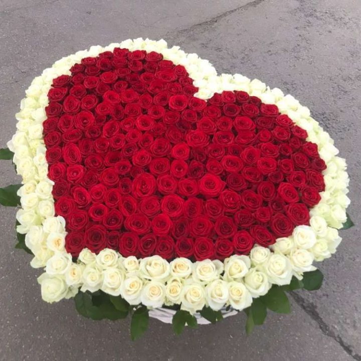 333 розы в корзине в Севастополи