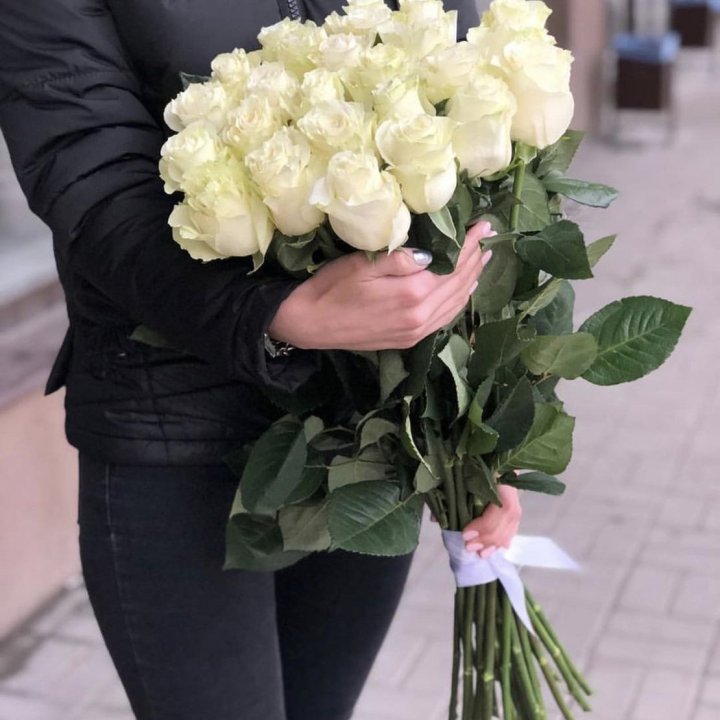 Голландские розы белые в Севастополи