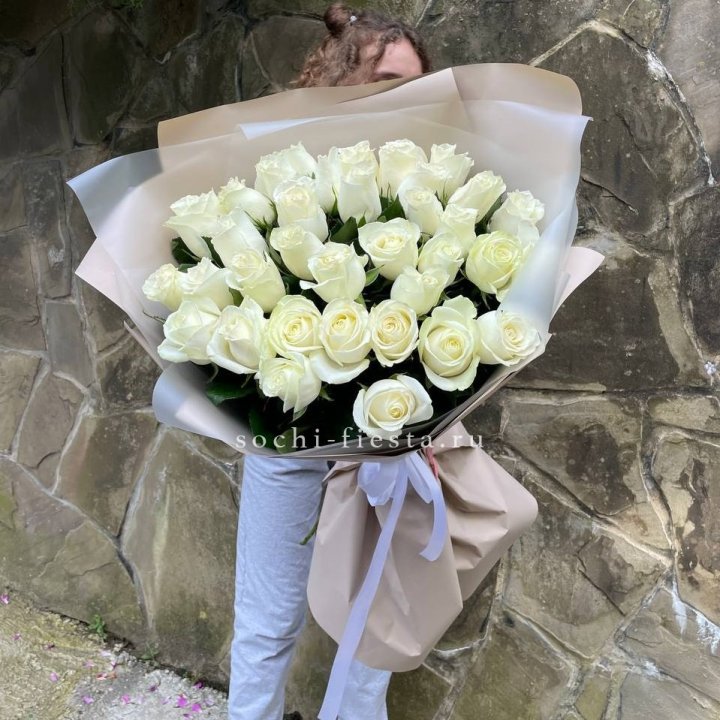 35 голландских роз в Севастополи