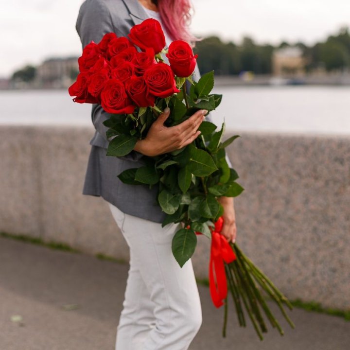 15 метровых голландских роз в Севастополи