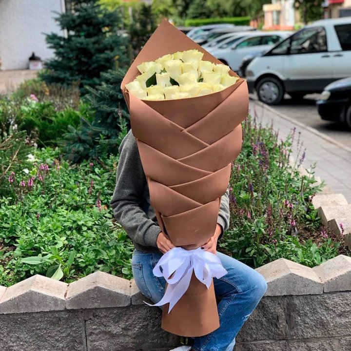 Голландские розы белые "Рыбка" в Севастополи