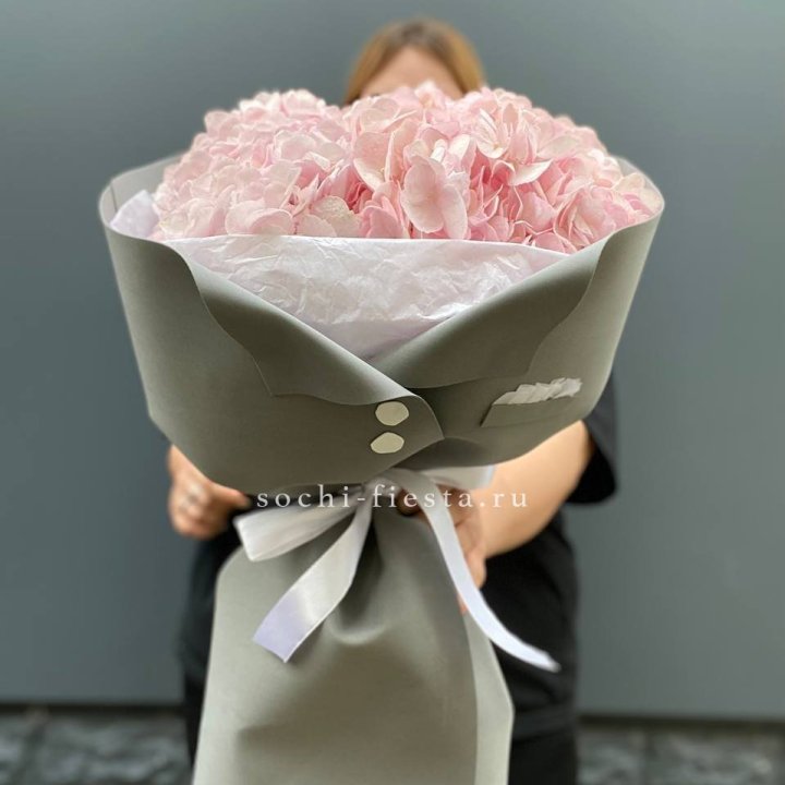  Букет  пиджачок из 5 гортензий в Севастополи