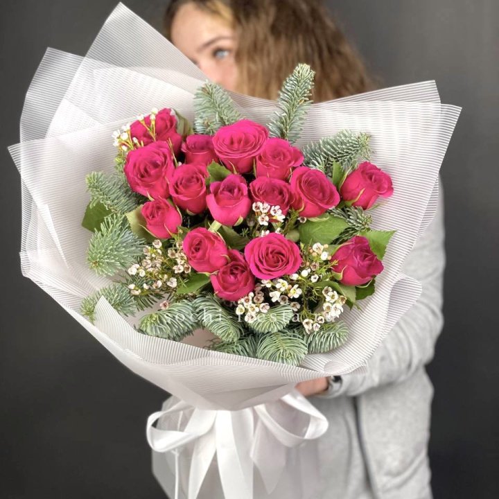 Новогодний букет Елки и Розы в Севастополи