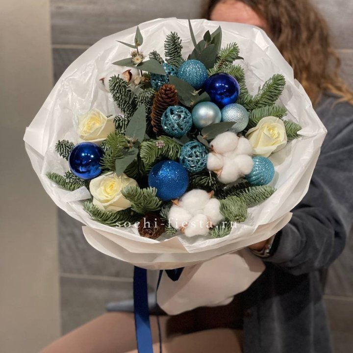 Новогодний букет "Синий иней" в Севастополи