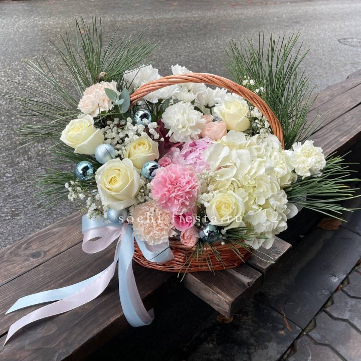 Новогодняя корзина  в Севастополи