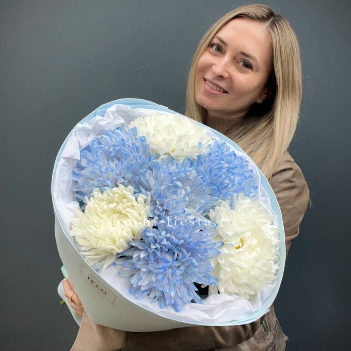 Букет из 7 хризантем  в Севастополи