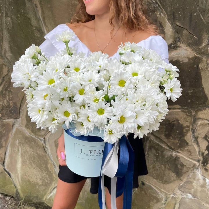 Коробка с хризантемами №2 в Севастополи