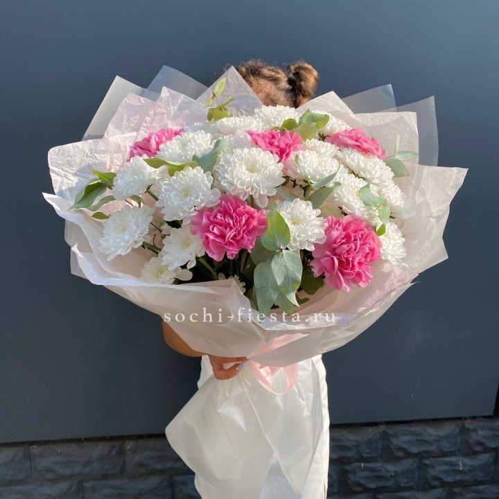  Букет  хризантем и диантусов "Воздушный" в Севастополи