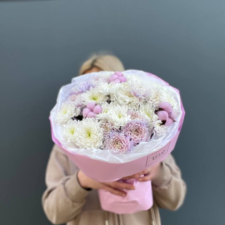 7 нежных хризантем в Севастополи