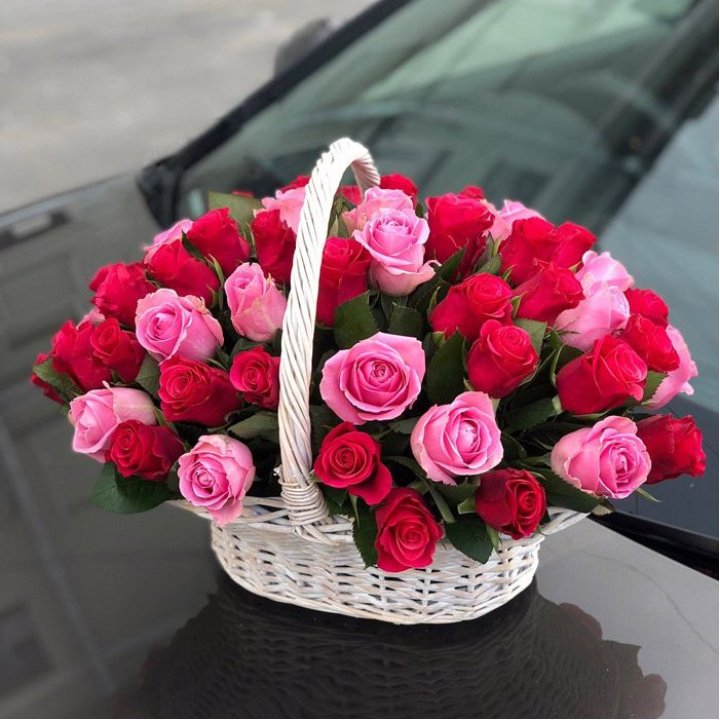 Корзина с розами  в Севастополи
