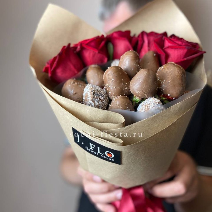 "Тандем с шоколадной клубникой" в Севастополи