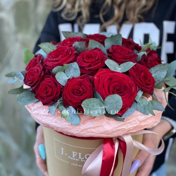 21 Красная роза в боксе №1 в Севастополи