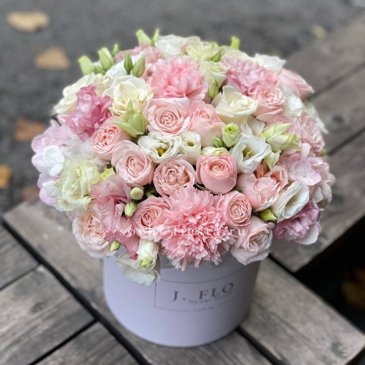 Цветочный бокс "Люксур" в Севастополи