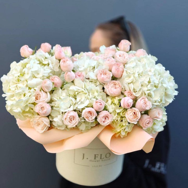 Дизайнерский бокс "Изабелла" в Севастополи