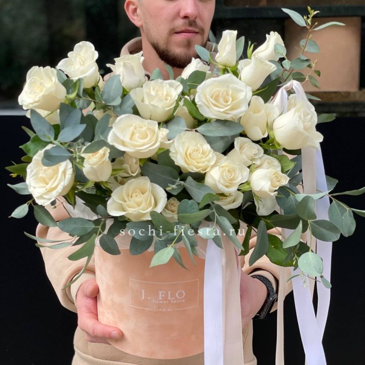 41 белая роз в бархатном боксе в Севастополи