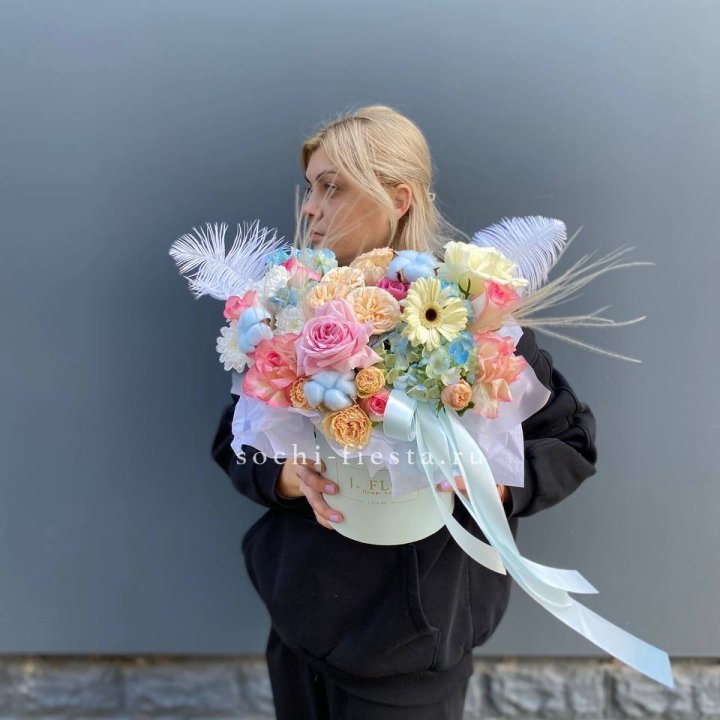 Бокс "Голубая нева" в Севастополи