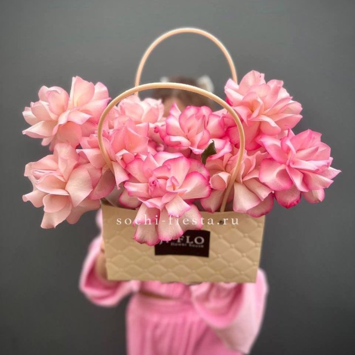 Сумочка розовых роз Венди в Севастополи