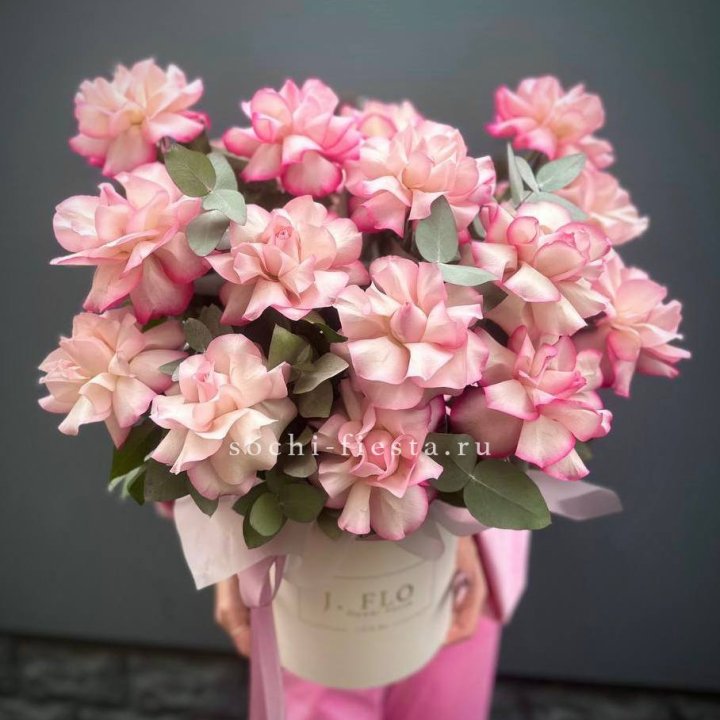 17 Французских  роз Венди в боксе в Севастополи